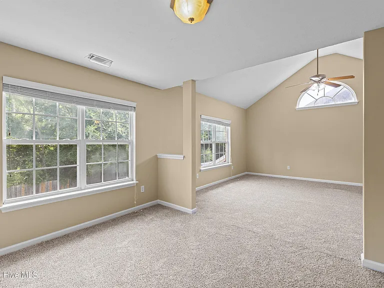 7598 Pleasantville Way — Photo 33