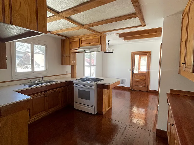 940 E Arrow Hwy — Photo 20