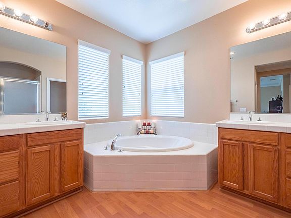 5th image of 72 High Knoll Ct #72