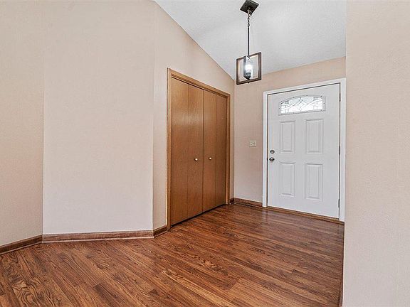 3rd image of 6126 Denwood Dr
