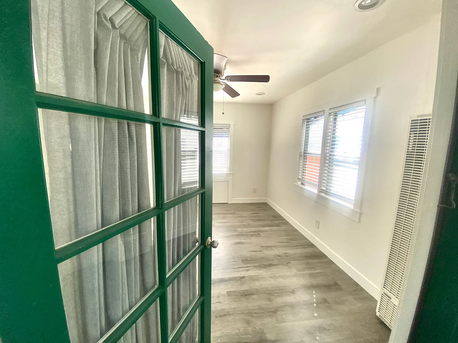 Studio, 400 sqft, $2,150 — Photo 2
