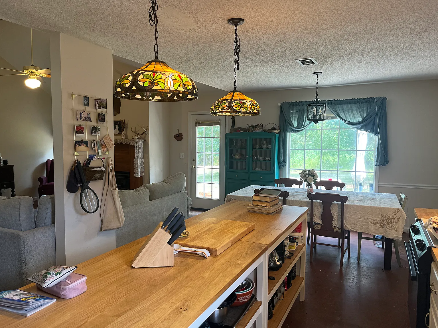 3 bed, 1552 sqft, $2,700 — Photo 4