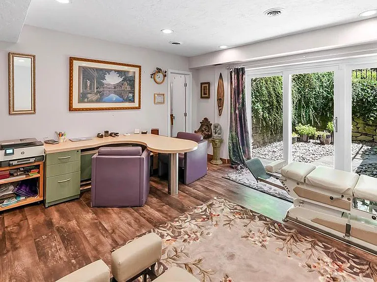 482 Gypsy Ln — Photo 33