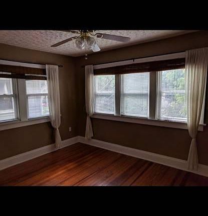 5th image of 2513 Indianola Ave #15