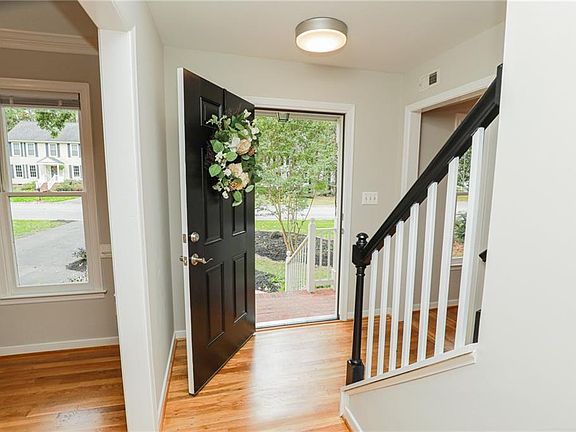 5th image of 4662 Rollingwood Ln