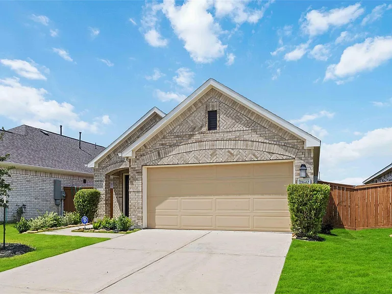 21642 Coral Mist Dr — Photo 2
