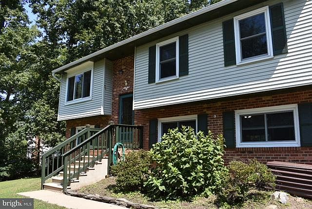 1st image of 32 Willow Branch Pl