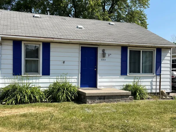 1313 Connell St, Burton, MI 48529