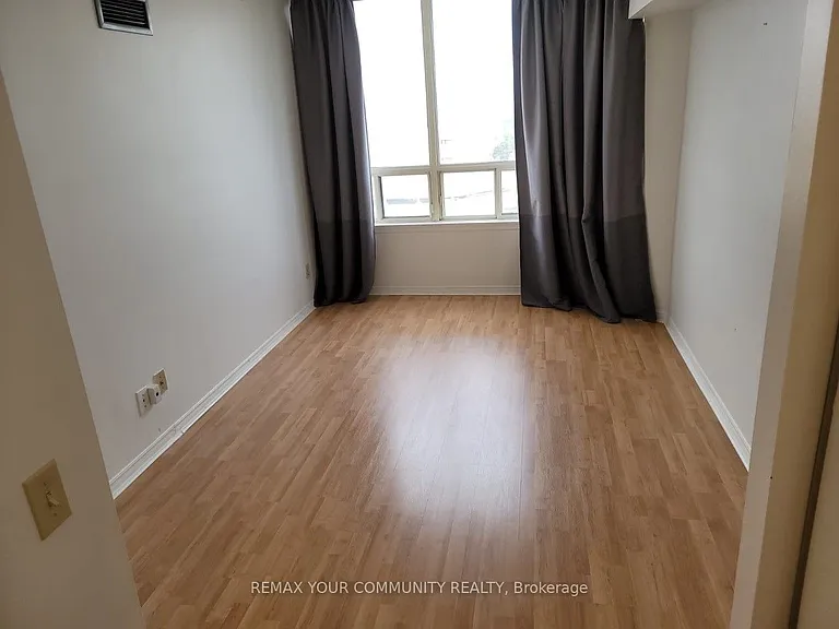 7 Bishop Ave #1606 — Photo 26