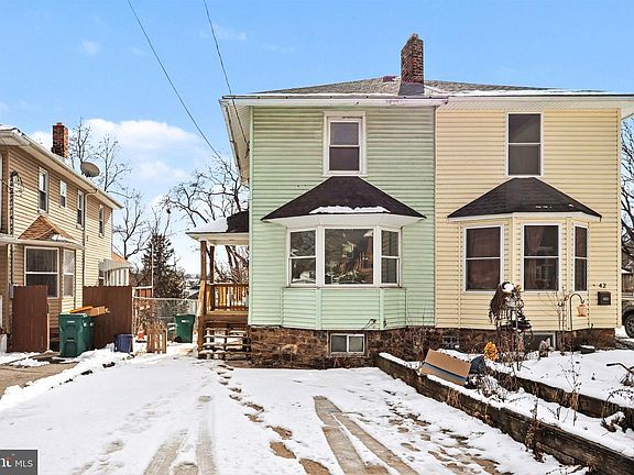 2nd image of 40 E Columbia Rd