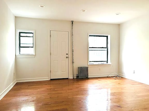 2nd image of 918 Saint Nicholas Ave APT 1R