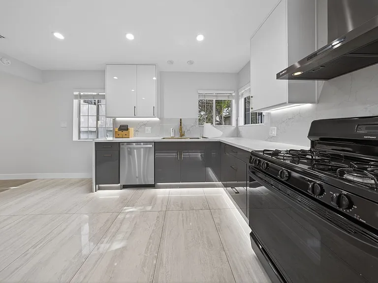 22247 De La Osa St — Photo 14