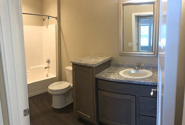 3 bed, 2100 sqft, $2,300 — Photo 2