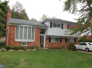 9625 Singleton Dr, Bethesda, MD 20817
