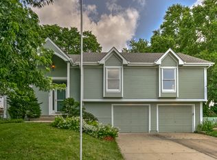 2012 SW 1st St, Lees Summit, MO 64081