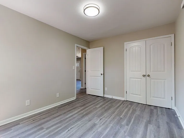 1806 Midwood Dr — Photo 12