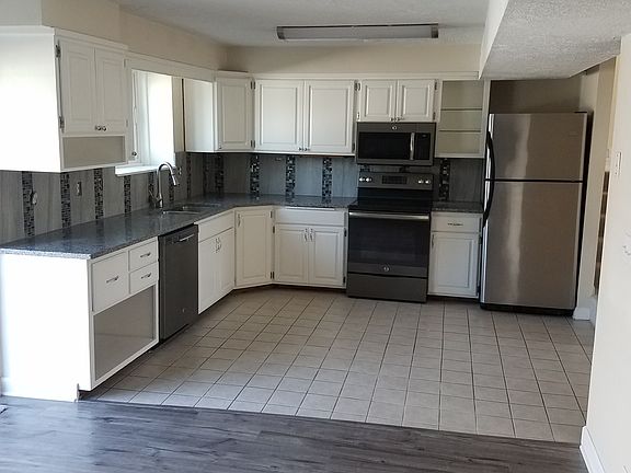 Kitchen/Level 1