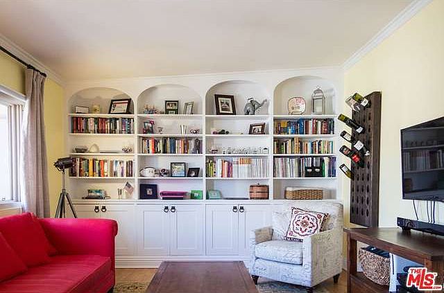 1st image of 8710 Belford Ave #219