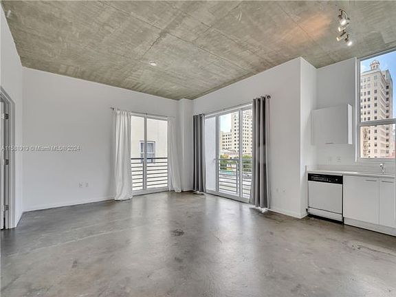 2nd image of 133 NE 2nd Ave APT 419