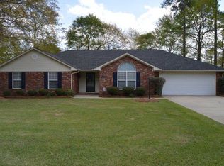 1065 Chesterfield Dr, Sumter, SC 29154