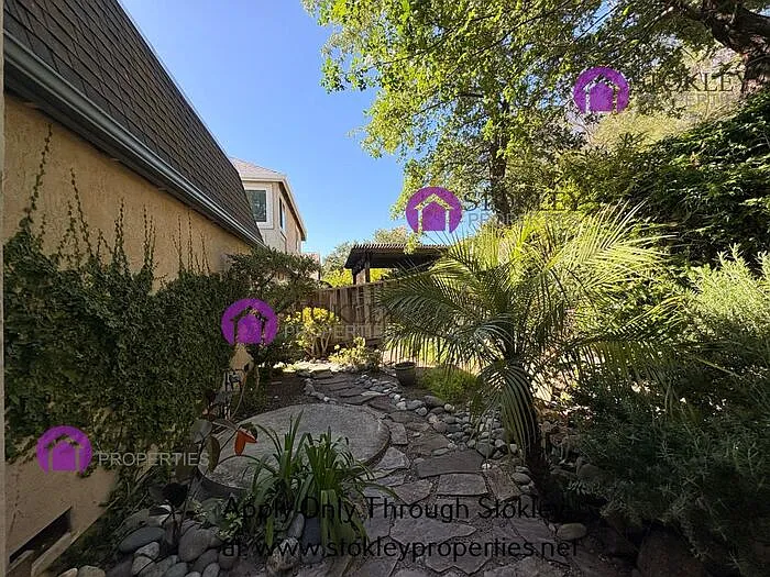 1484 Cortez Ct — Photo 38