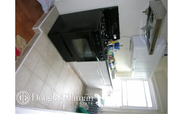 Rented by Douglas Elliman | media 22