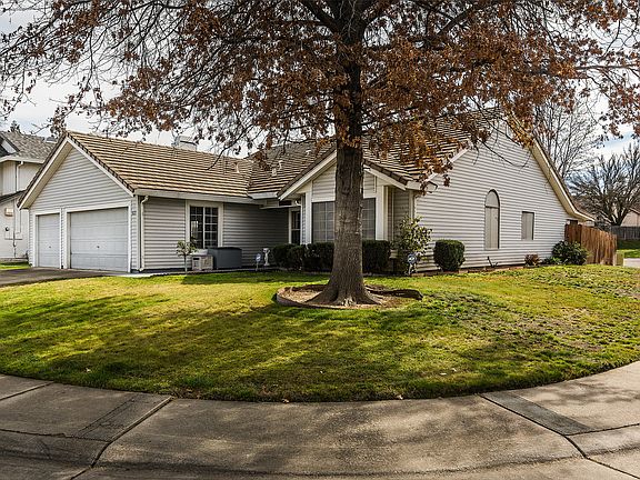 2nd image of 1023 McRae Way