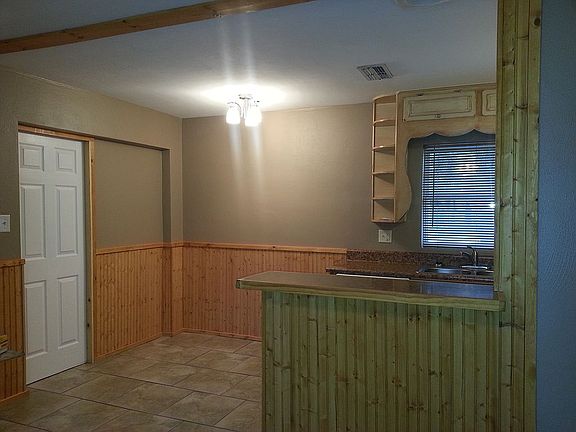 4th image of 5460 Emerald Dr