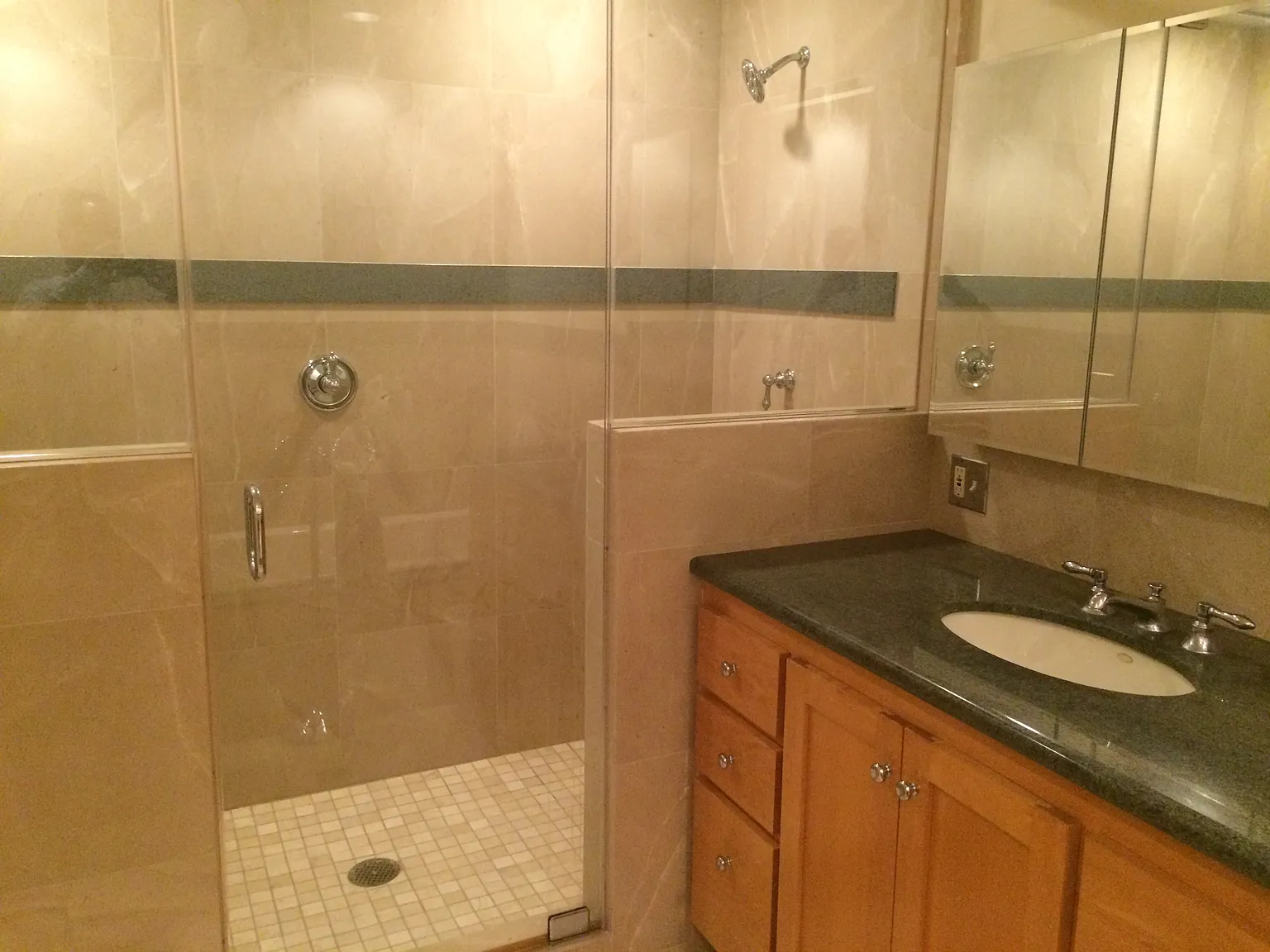 1 bed, 925 sqft, $1,795 — Photo 3