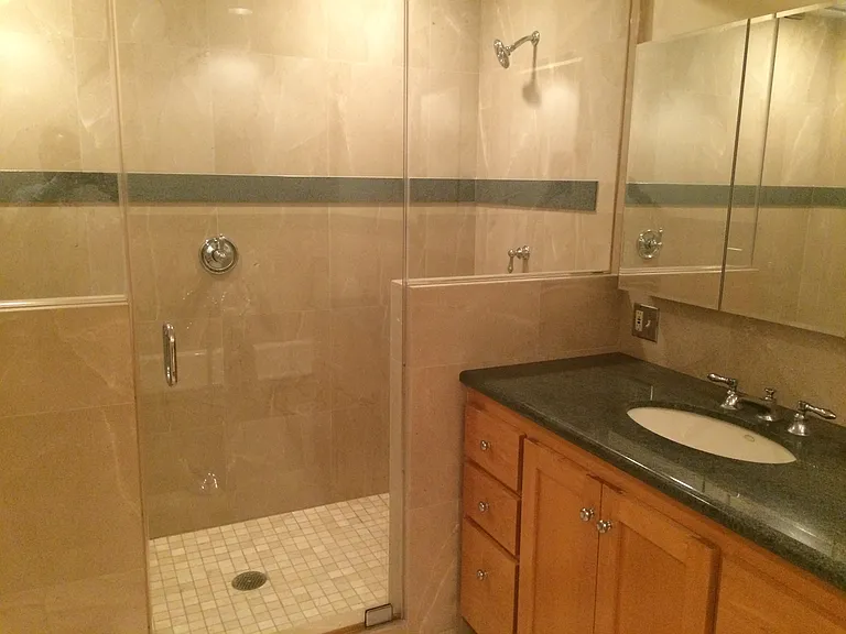 1377 Ardmore Dr — Photo 3