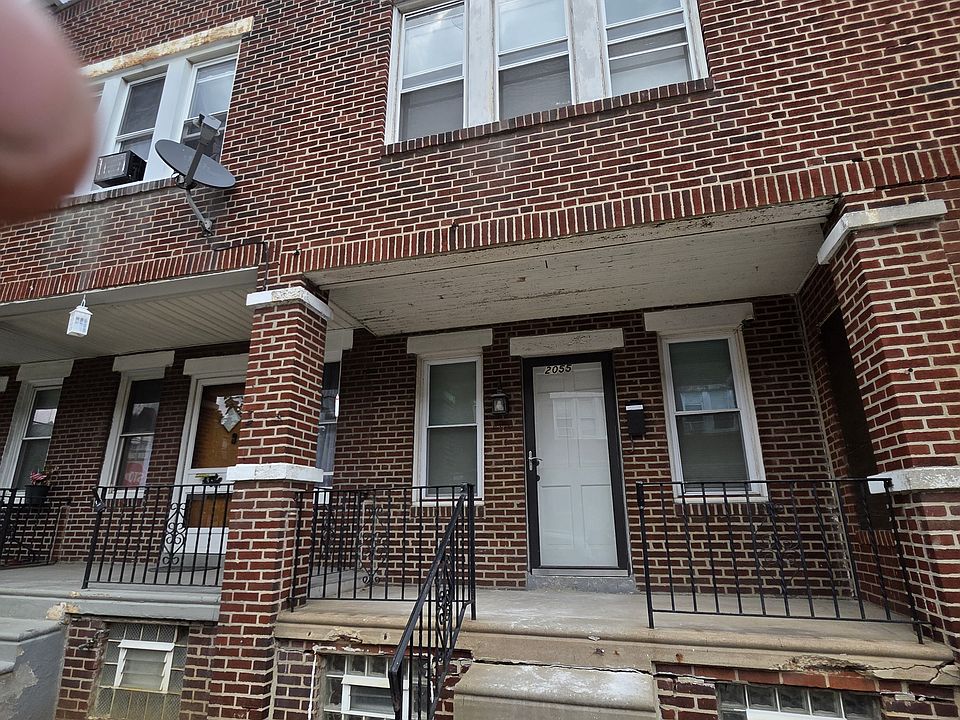 1st image of 2055 Carver St