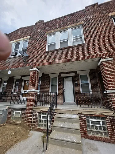 2055 Carver St Photo 1