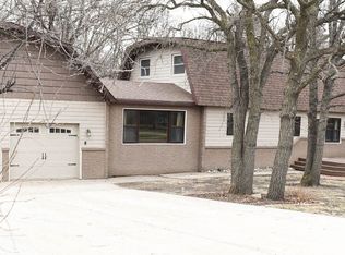 225 Acorn Rdg, Devils Lake, ND 58301