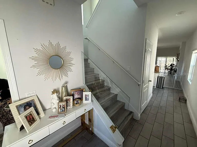 408 Finley Ave — Photo 8