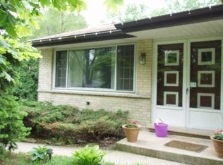 807 E Gardenia Ln, Palatine, IL 60074