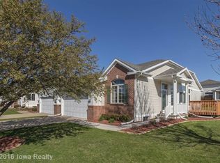 2317 Valley Ridge Pl, West Des Moines, IA 50265