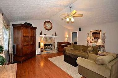 3rd image of 3230 Mary Todd Ln