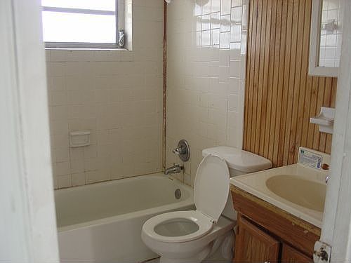 4th image of 300 NE 25th St