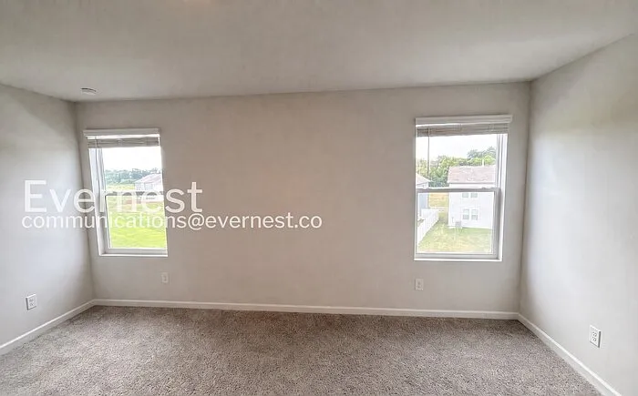 167 E Millbrook Dr — Photo 11