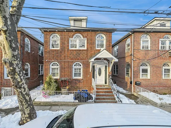 1065 Stell Pl, Bronx, NY 10469