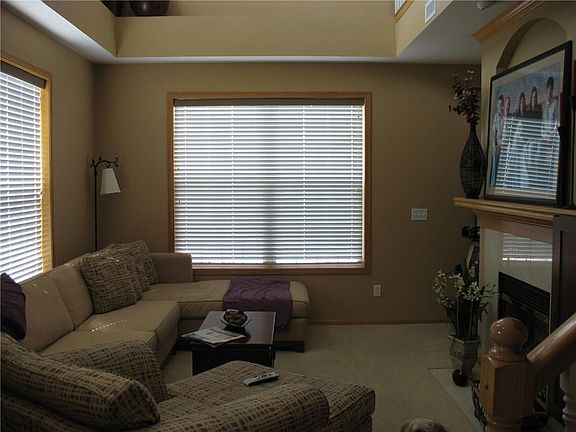 5th image of 909 NE Hyacinth Ln