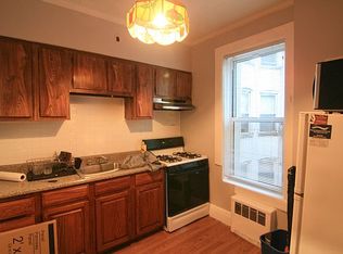 25-80 36th St #2F, Astoria, NY 11103