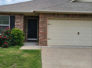 914 W Prairie Wind Way, Mustang, OK 73064