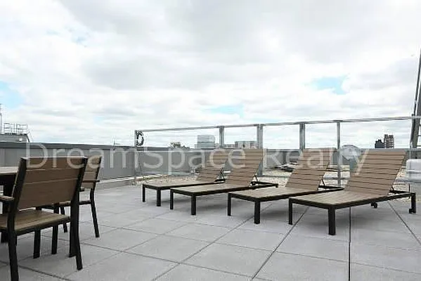 Rented by Dream Space Realty | media 22