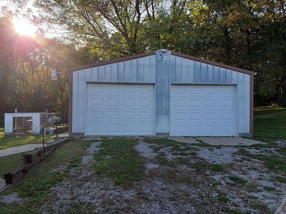 3rd image of 1840 Van Buren Dr