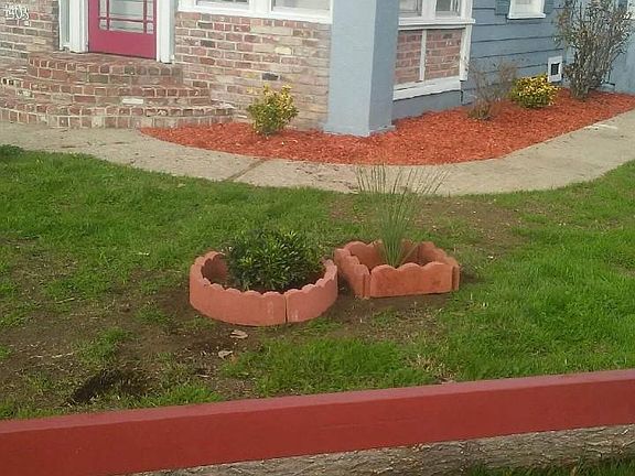 2nd image of 1403 Elmwood Ave