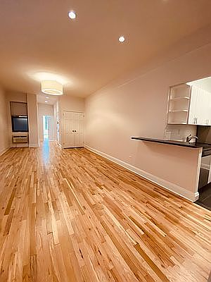 1st image of 652 Amsterdam Ave APT 4A