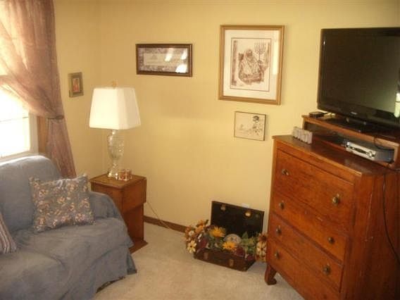5th image of 525 Bonita Ln