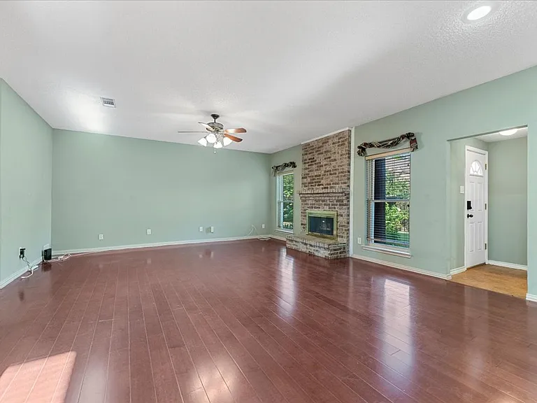 6752 Macintosh Dr — Photo 6