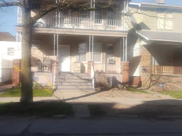 9415 Brombach St, Hamtramck, MI 48212